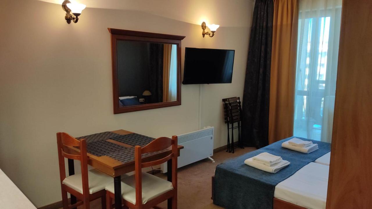 Annett Apartments At Emerald Hotel Bansko Exterior photo